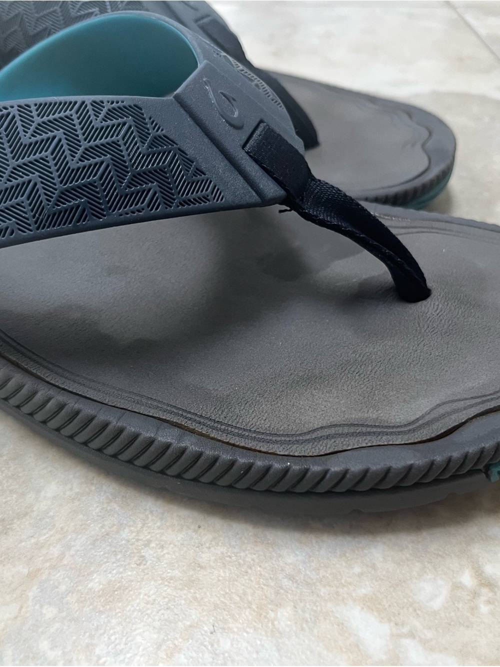 OluKai Men’s Navy and Teal Flip-Flop Sandals - Picture 7 of 8